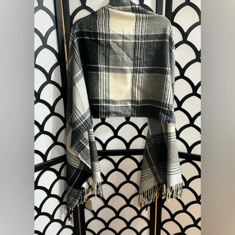 Euty Beauty Scarf - Picture 3 of 3